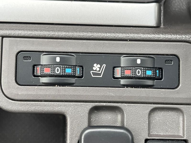 2022 Toyota Land Cruiser Prado 3BA-TRJ150W (UW-6a9a38ee61895)[26]