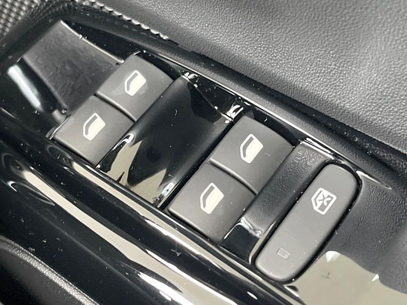 2018 Citroen C3 ABA-B6HN01 (UW-6a9a3907068a4)[6]