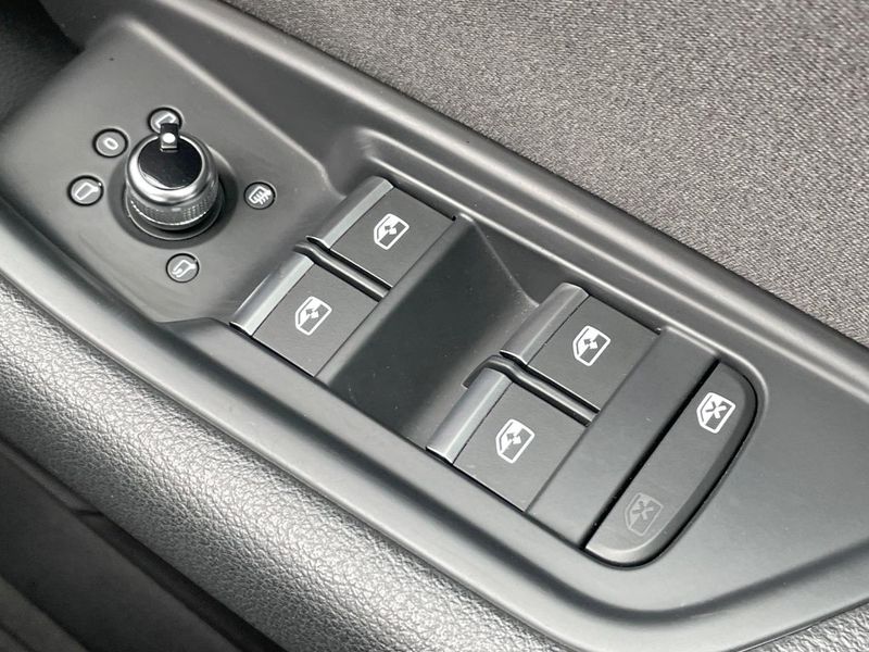 2020 Audi A4 3AA-8WDEM (UW-6a9a391962396)[18]