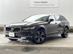 2022 Volvo V90 5AA-PB420TMA