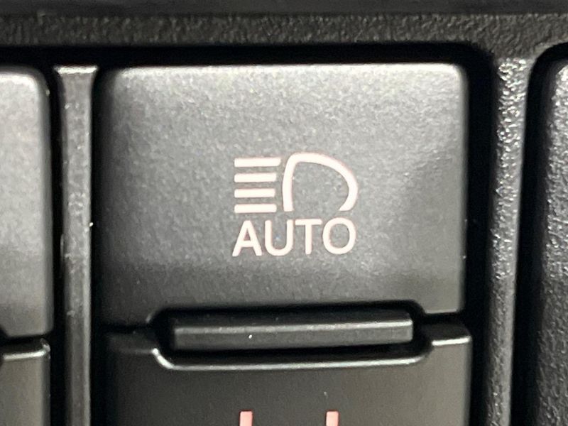 2016 Toyota Esquire DBA-ZRR80G (UW-6a9a394974055)[24]