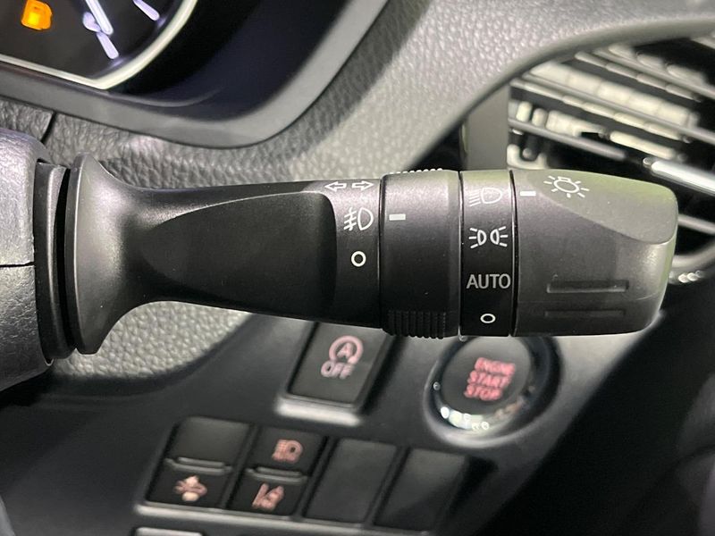 2016 Toyota Esquire DBA-ZRR80G (UW-6a9a394974055)[29]
