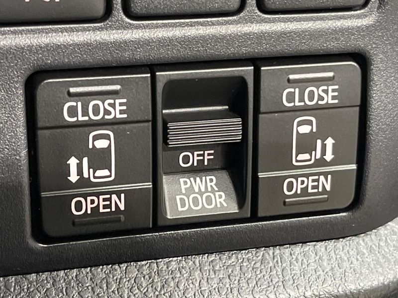 2016 Toyota Esquire DBA-ZRR80G (UW-6a9a394974055)[26]