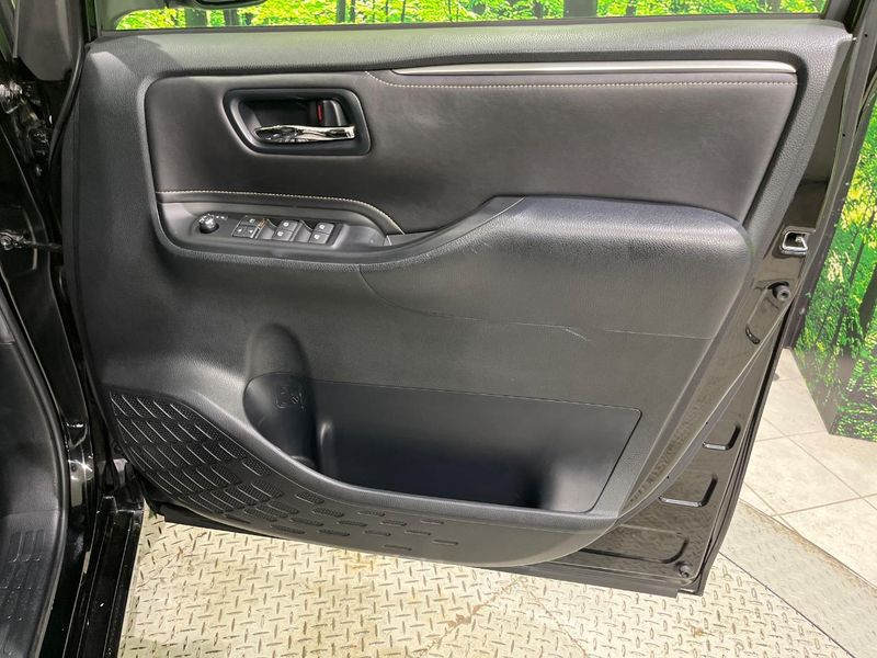 2016 Toyota Esquire DBA-ZRR80G (UW-6a9a394974055)[16]
