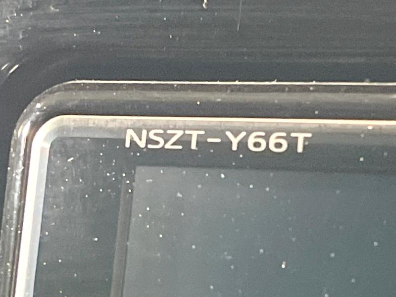 2017 Toyota Noah DBA-ZRR80W (UW-6a9a394de0b7e)[9]