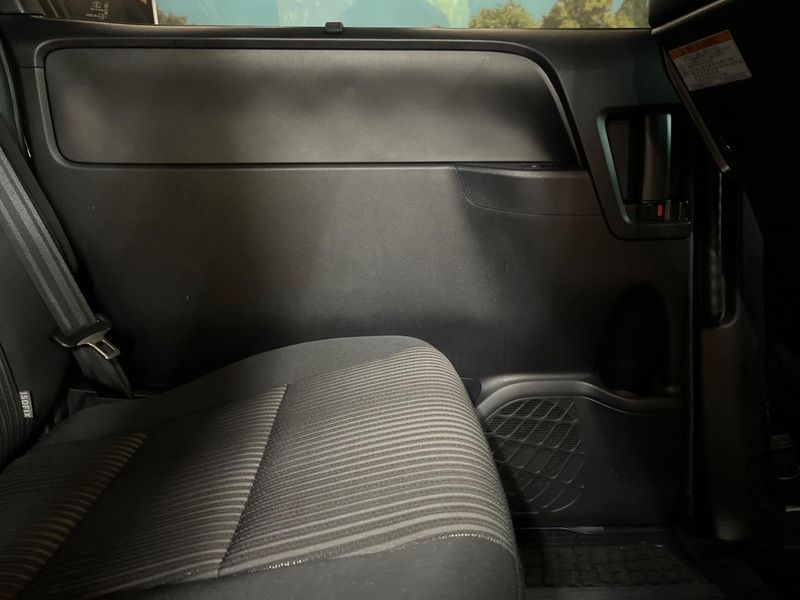 2017 Toyota Voxy DBA-ZRR80W (UW-6a9a394dee574)[10]