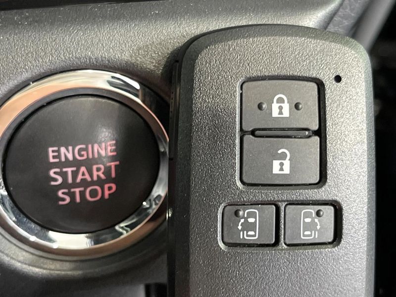 2019 Toyota Voxy DBA-ZRR80W (UW-6a9a39536612a)[5]