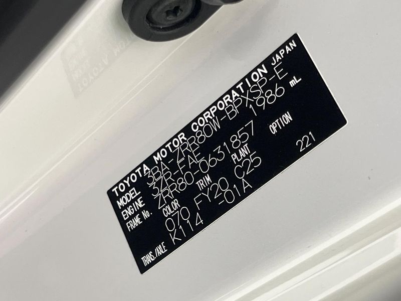 2020 Toyota Voxy 3BA-ZRR80W (UW-6a9a3955e4f4c)[1]
