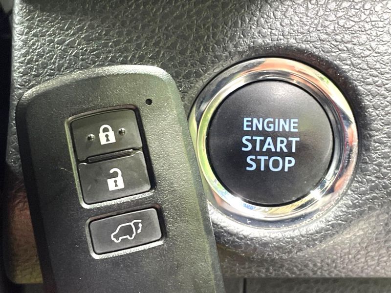 2018 Toyota Harrier DBA-ZSU60W (UW-6a9a39629ef3e)[22]