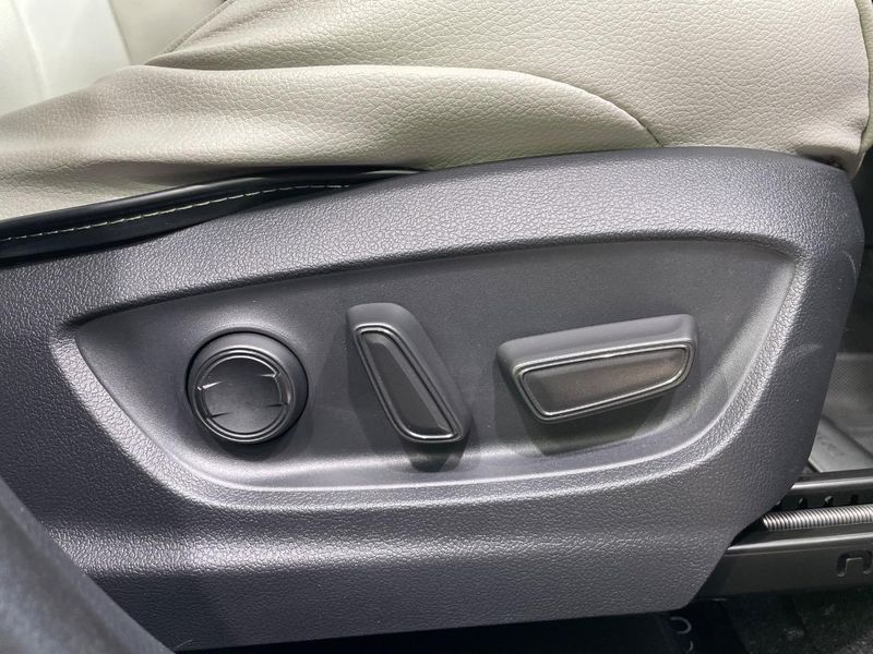 2025 Toyota Corolla Cross 6AA-ZVG13 (UW-6a9a3969777b4)[22]