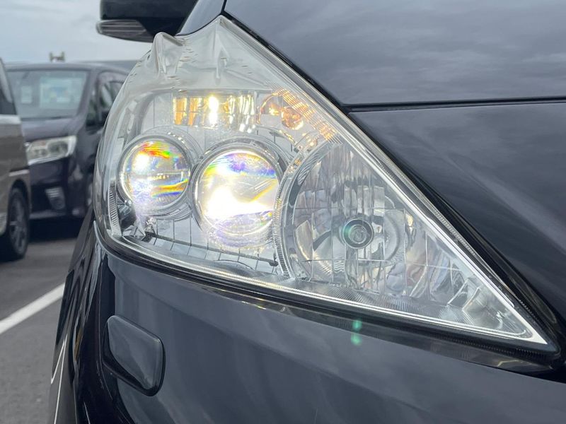2014 Toyota Prius α DAA-ZVW41W (UW-6a9a3972e791a)[29]