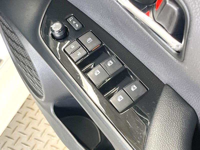 2018 Toyota Prius DAA-ZVW50 (UW-6a9a3976b43c6)[25]