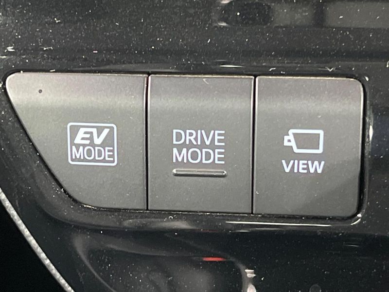 2020 Toyota Prius DAA-ZVW51 (UW-6a9a397c8cd54)[22]