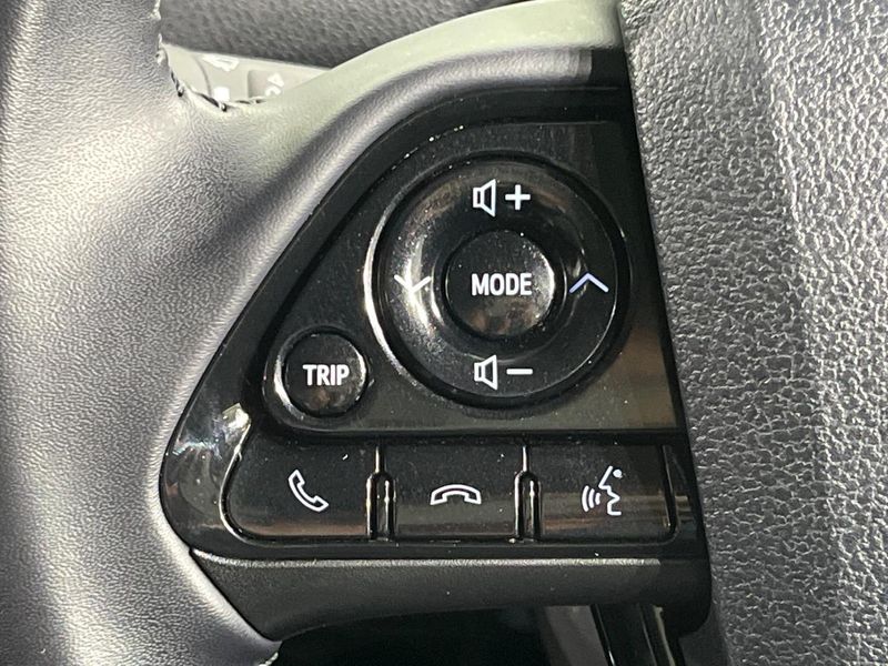 2020 Toyota Prius DAA-ZVW51 (UW-6a9a397c8cd54)[18]
