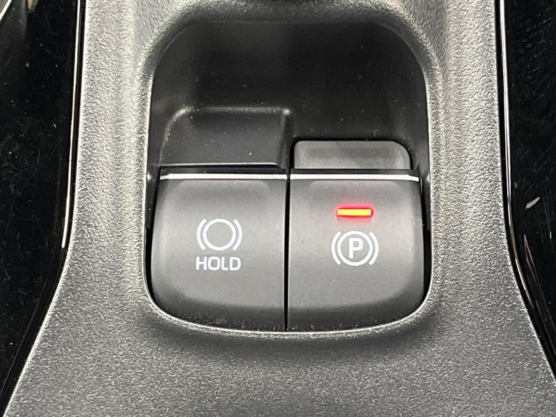 2020 Toyota Corolla Touring 6AA-ZWE211W (UW-6a9a398599e45)[18]