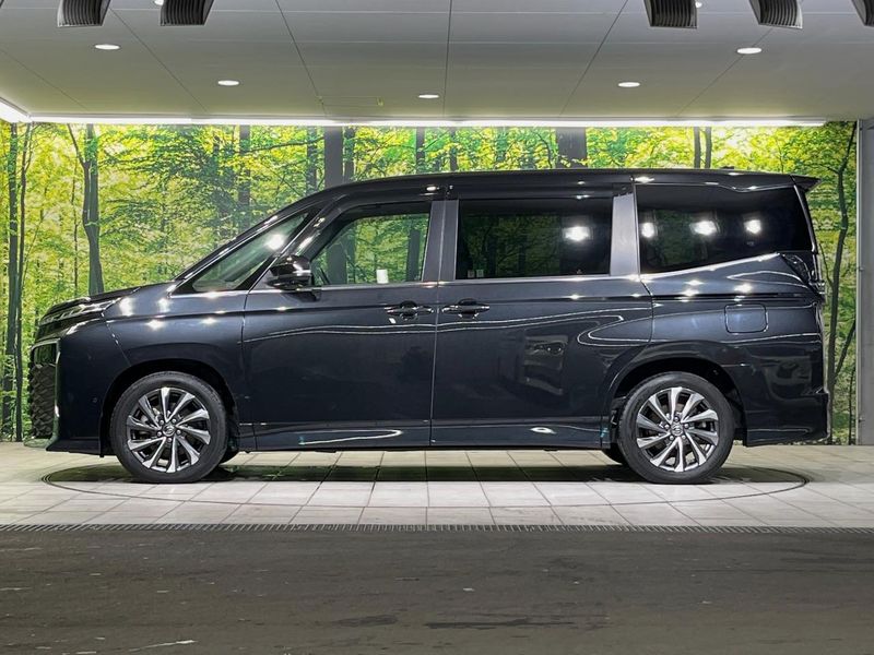 2023 Toyota Voxy 6AA-ZWR90W (UW-6a9a3992841cf)[11]