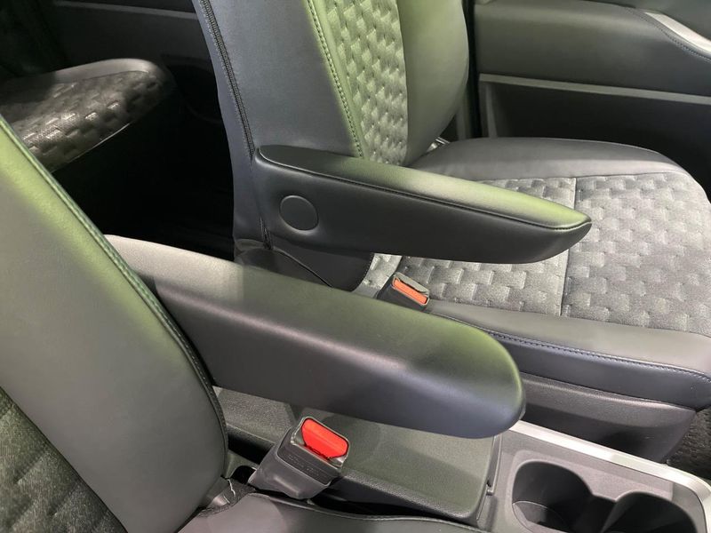 2023 Toyota Voxy 6AA-ZWR90W (UW-6a9a39936fa5d)[29]