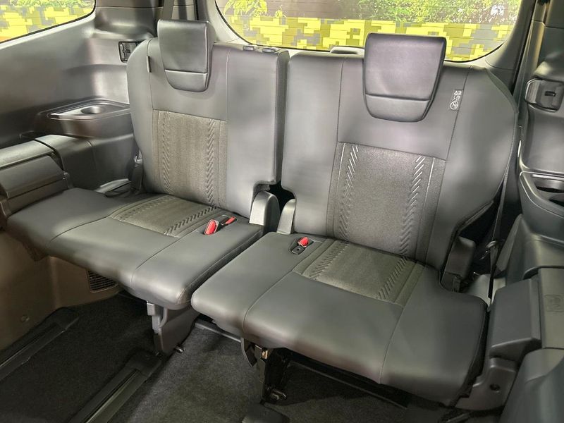 2026 Toyota Noah 6AA-ZWR90W (UW-6a9a399fd197e)[25]