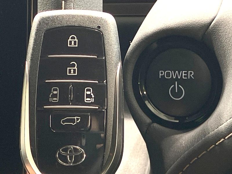 2023 Toyota Vellfire Hybrid 6AA-AAHH40W (UW-6a9b869130d91)[6]