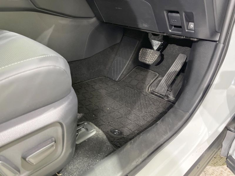 2026 Toyota RAV4 6AA-AXAN64 (UW-6a9b86e271d3a)[17]