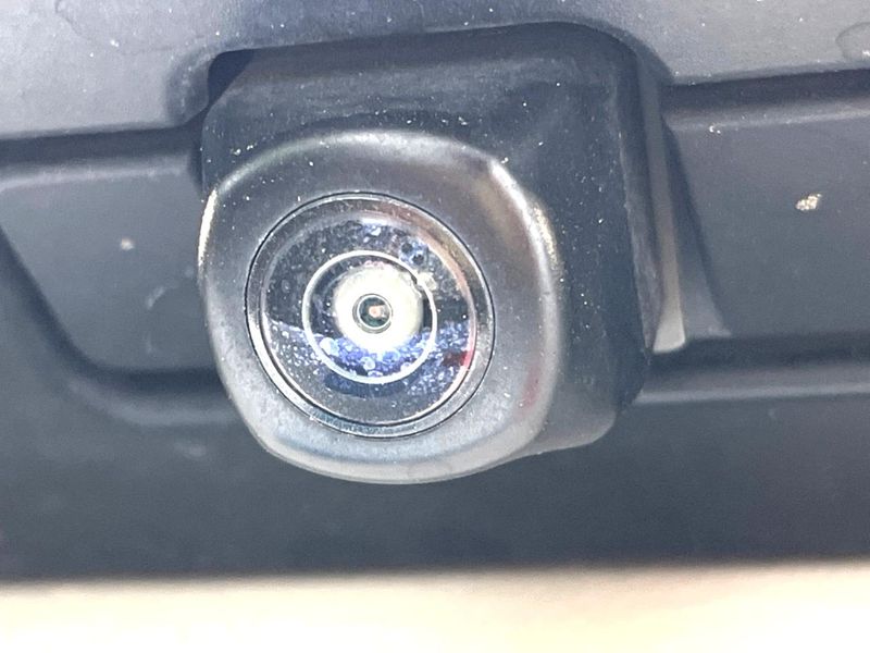 2017 Toyota Camry DAA-AXVH70 (UW-6a9b86f331ddf)[25]