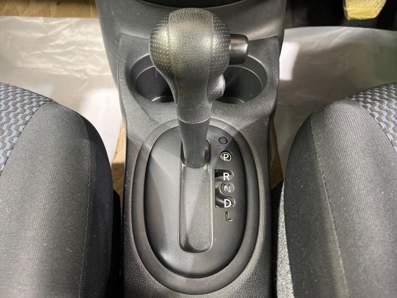 2013 Nissan Note DBA-E12 (UW-6a9b876e21ee3)[13]