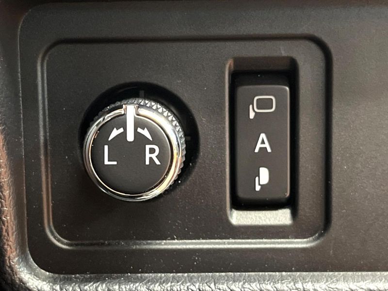 2023 Toyota Land Cruiser Prado 3DA-GDJ150W (UW-6a9b879911f11)[27]
