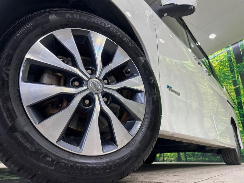 2017 Nissan Serena DAA-GFC27 (UW-6a9b879f14f52)[17]