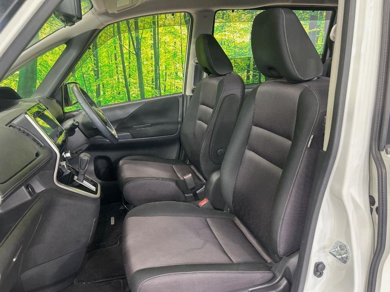 2017 Nissan Serena DAA-GFC27 (UW-6a9b879f14f52)[19]