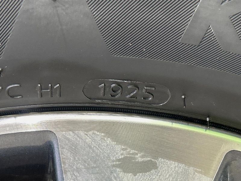 2017 Nissan Serena DAA-GFC27 (UW-6a9b879f14f52)[14]