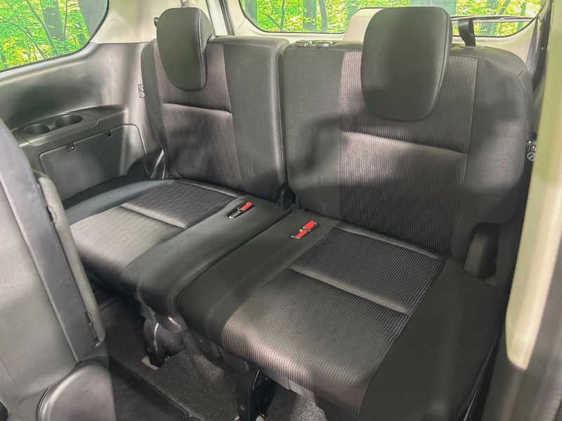 2017 Nissan Serena DAA-GFC27 (UW-6a9b879f14f52)[23]