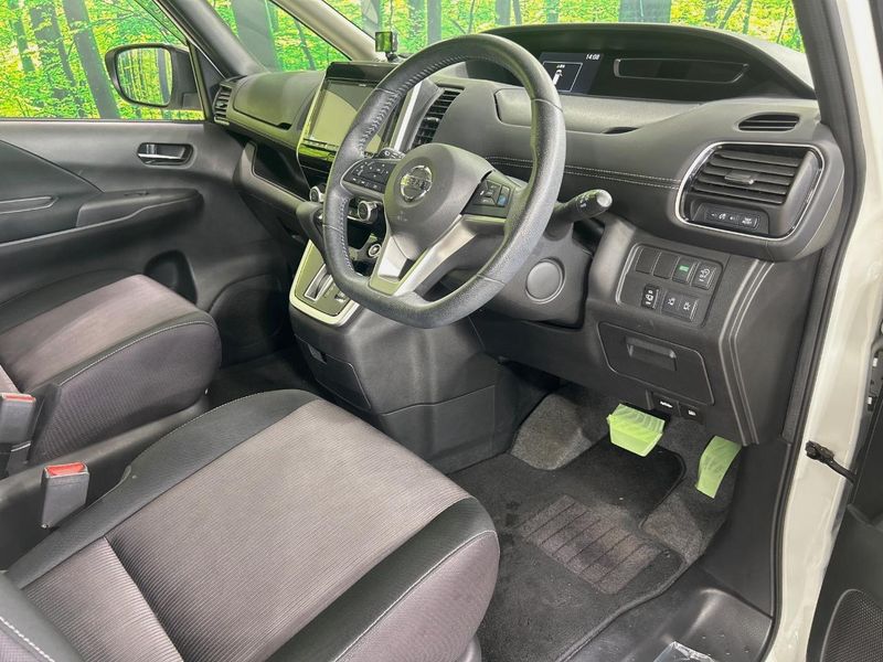 2017 Nissan Serena DAA-GFC27 (UW-6a9b879f14f52)[28]