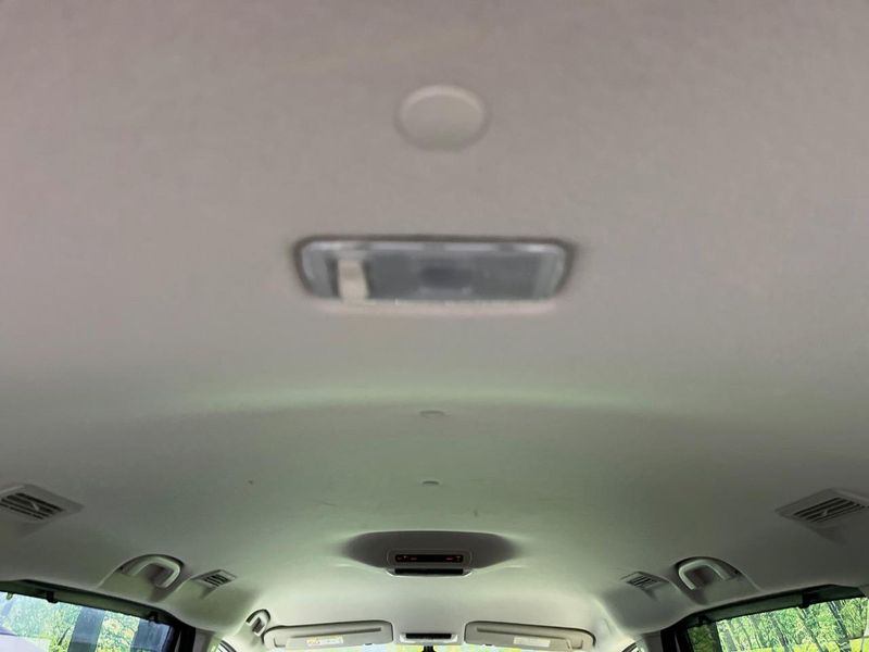 2017 Nissan Serena DAA-GFC27 (UW-6a9b87a0c887b)[16]