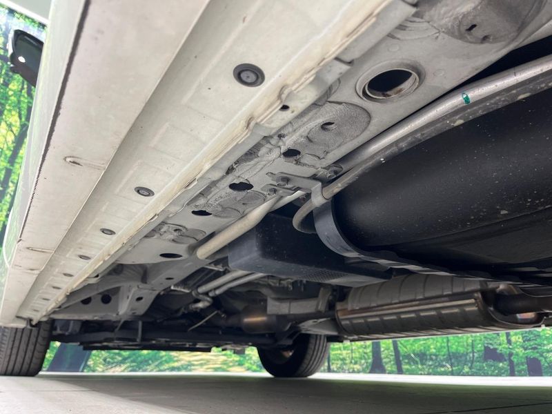 2018 Nissan Serena DAA-GFC27 (UW-6a9b87a3b493f)[18]