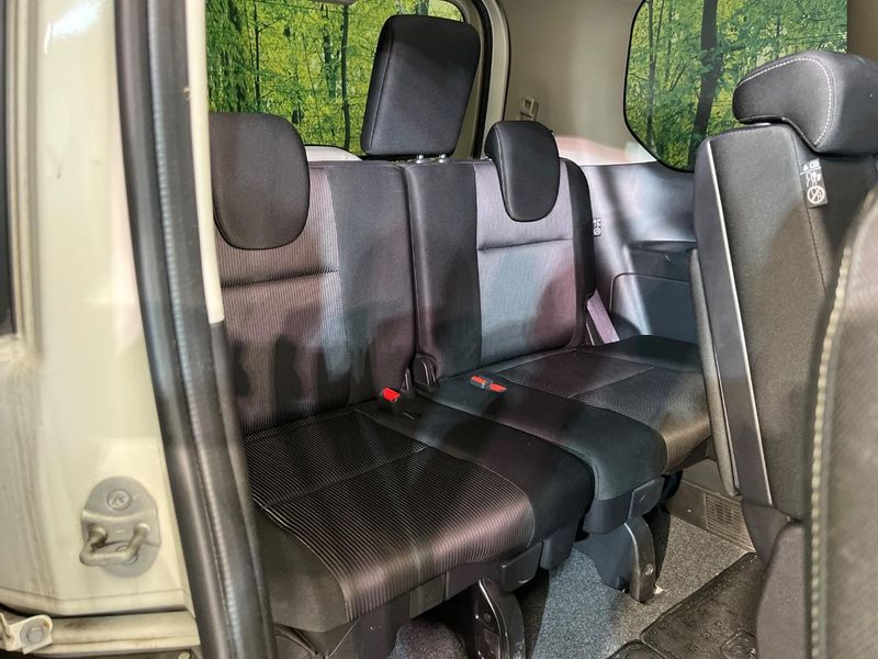 2018 Nissan Serena DAA-GFC27 (UW-6a9b87a437c64)[29]