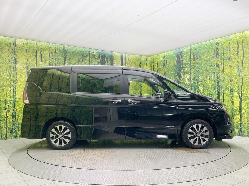 2018 Nissan Serena DAA-GFC27 (UW-6a9b87a539155)[11]