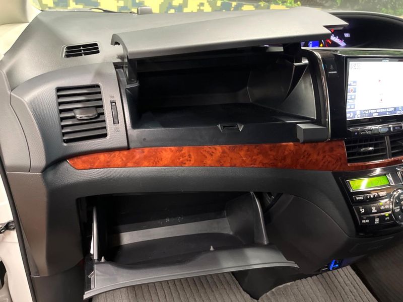 2014 Toyota Estima DBA-GSR50W (UW-6a9b87c990657)[4]