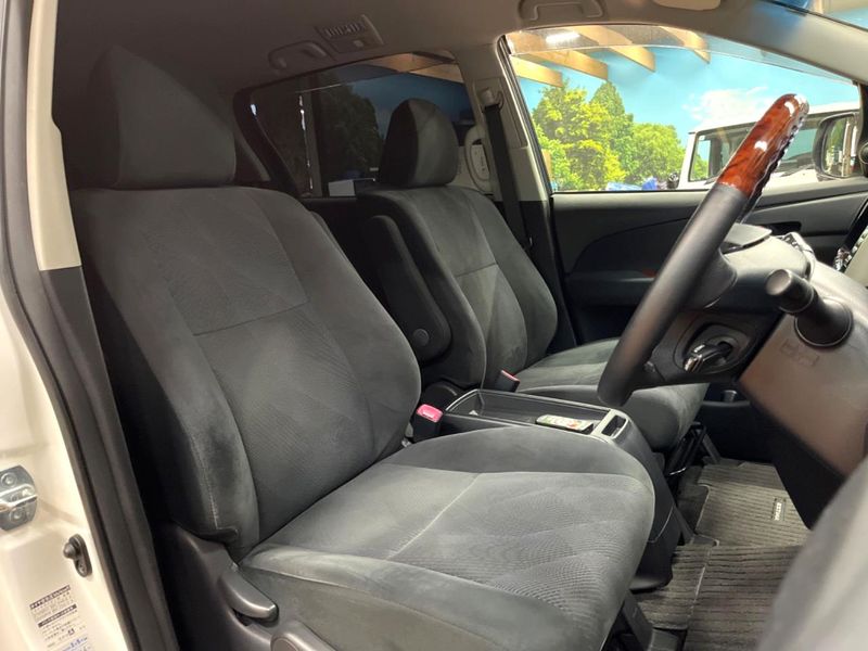2014 Toyota Estima DBA-GSR50W (UW-6a9b87c990657)[16]