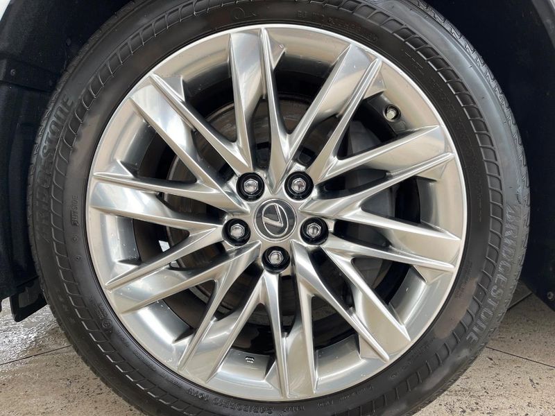 2017 Lexus LS DAA-GVF55 (UW-6a9b87d9b335f)[15]