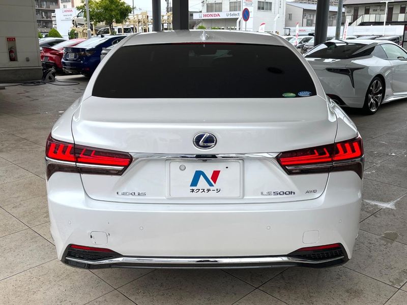 2017 Lexus LS DAA-GVF55 (UW-6a9b87d9b335f)[11]