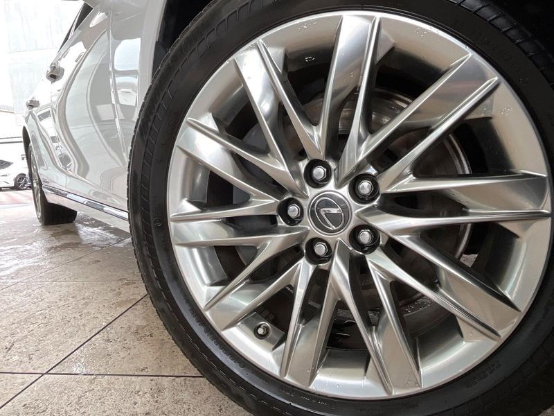 2017 Lexus LS DAA-GVF55 (UW-6a9b87d9b335f)[22]