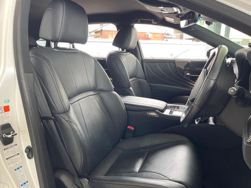 2017 Lexus LS DAA-GVF55 (UW-6a9b87d9b335f)[26]