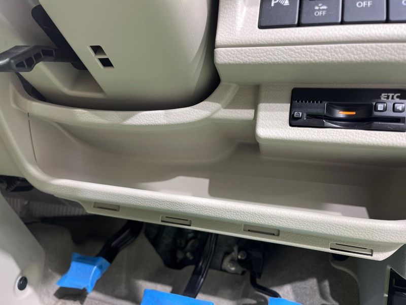 2023 Suzuki ALTO Lapin 5BA-HE33S (UW-6a9b87f787b5a)[12]
