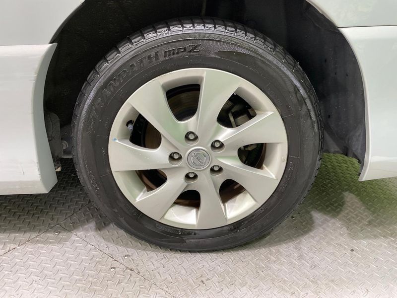 2013 Nissan Serena DAA-HFC26 (UW-6a9b87fa3137c)[11]