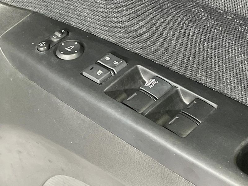 2014 Honda N-BOX CUSTOM DBA-JF1 (UW-6a9b882fcb6ca)[26]
