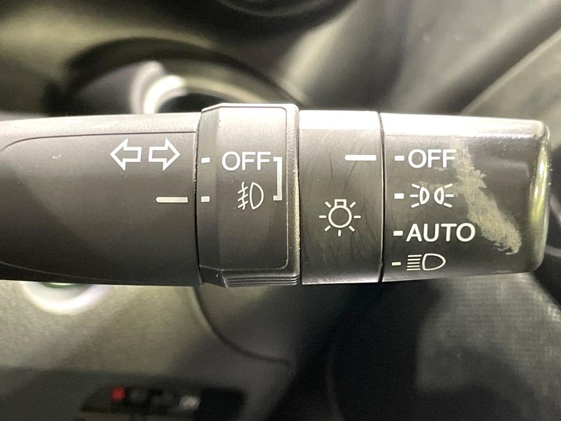 2016 Honda N-BOX CUSTOM DBA-JF1 (UW-6a9b8831d281f)[27]