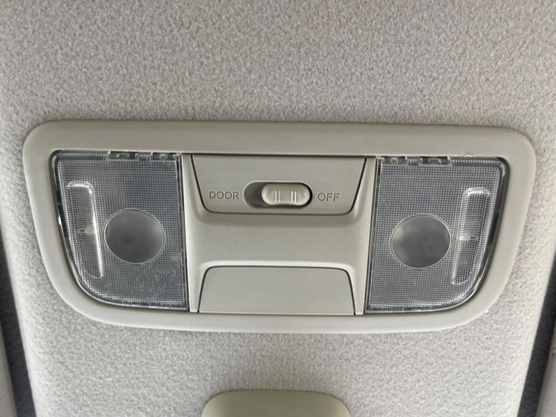 2014 Honda N-BOX CUSTOM DBA-JF2 (UW-6a9b8834c2ee6)[27]