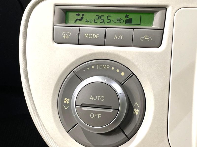2012 Daihatsu Mira Cocoa DBA-L675S (UW-6a9b88a6ca70d)[20]