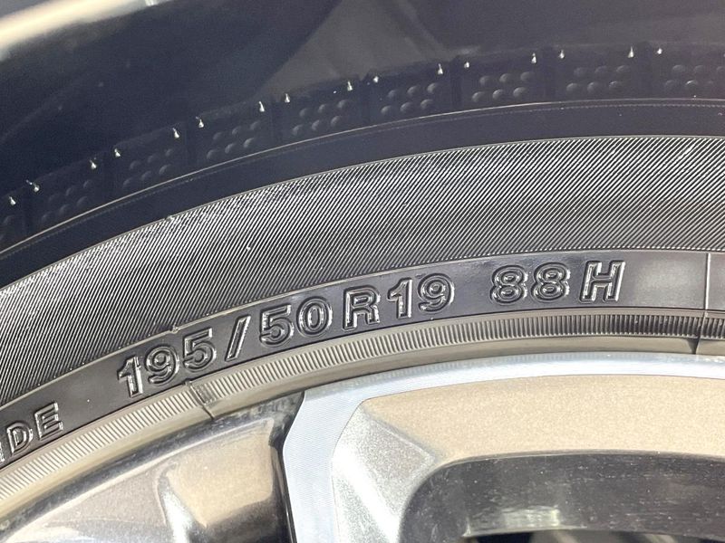 2025 Toyota Prius 6AA-MXWH60 (UW-6a9b89c1bae26)[7]