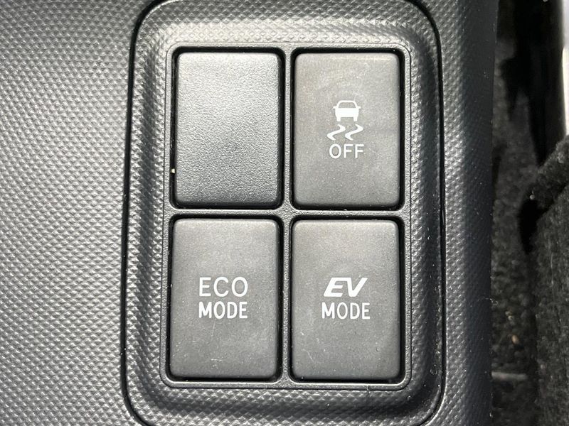 2015 Toyota Aqua DAA-NHP10 (UW-6a9b89dc80c85)[22]